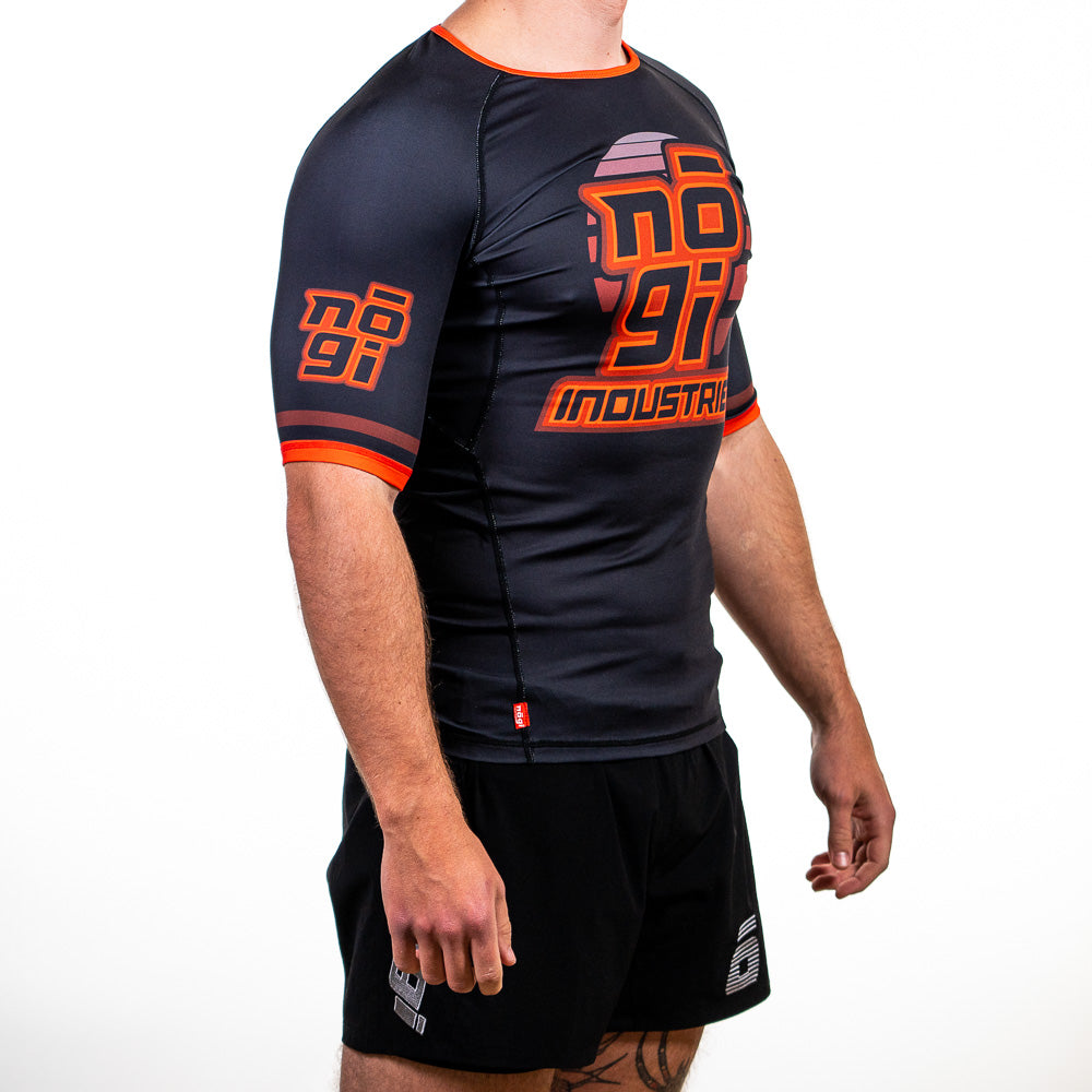 '7Four Short Sleeve Rank Rash Guard Black Right View