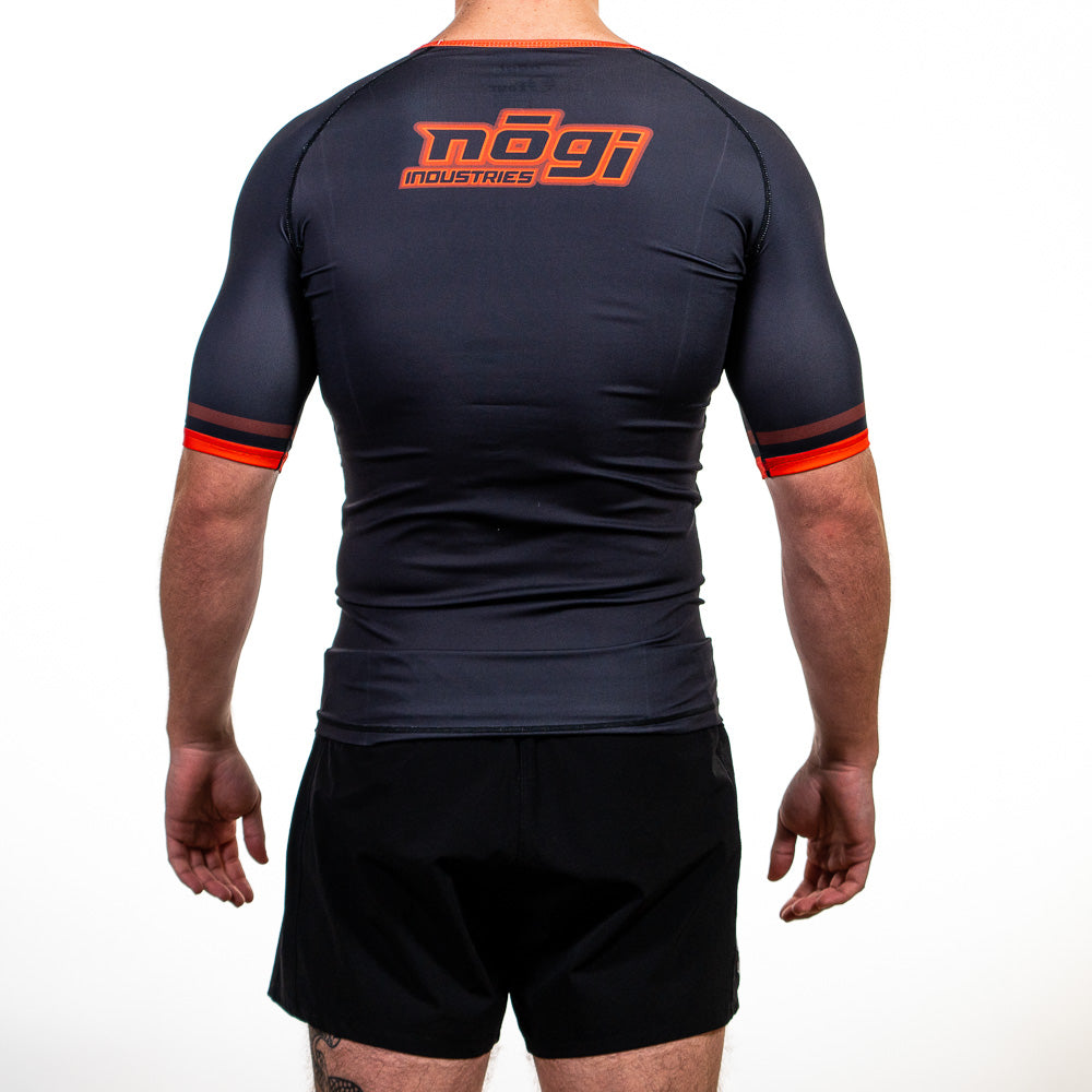 '7Four Short Sleeve Rank Rash Guard Black back View